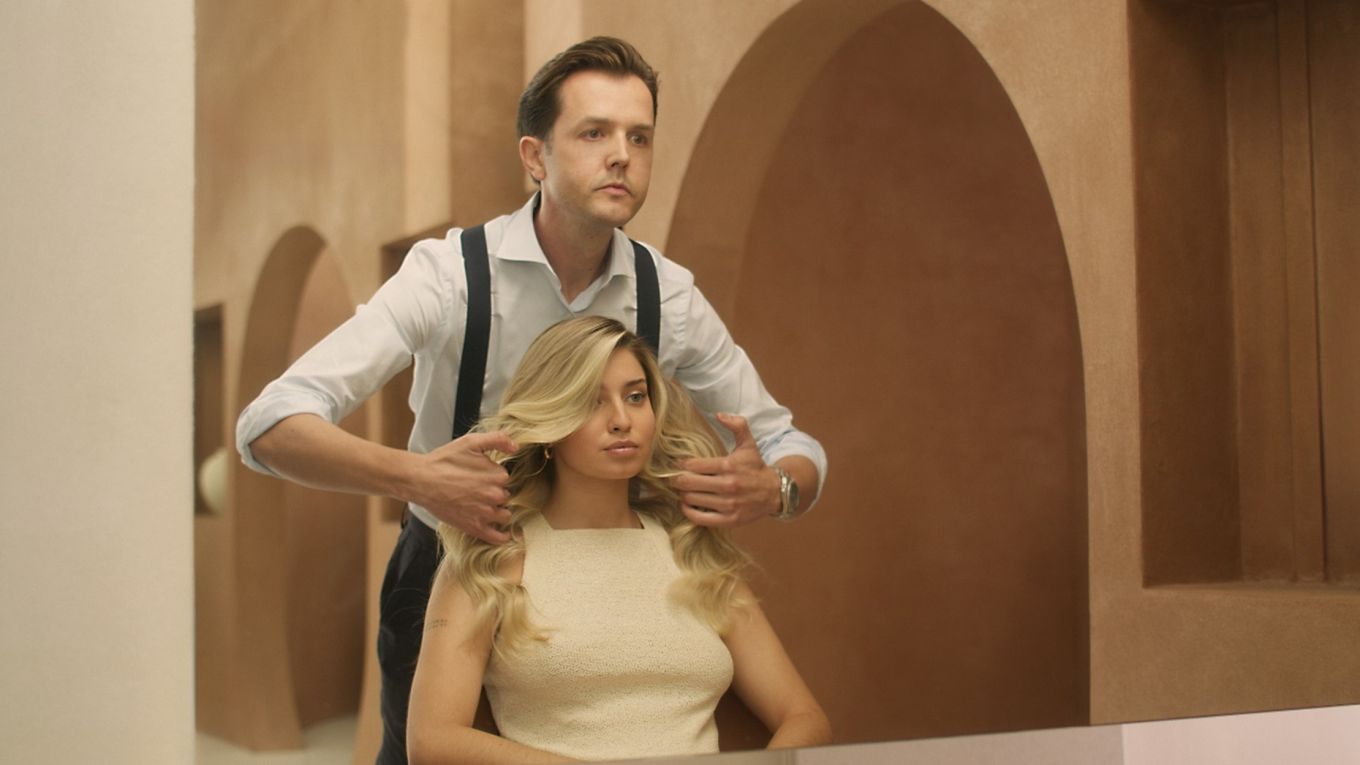 En Navidad, regala tratamientos capilares profesionales con hop de Montibello. Regala tratamientos capilares profesionales con hop: ritual Transforming Well-Ageing.